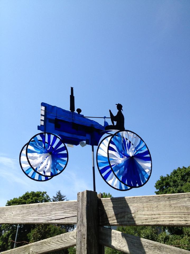 VINTAGE BLUE TRACTOR BY BALD EAGLE FLAG STORE DIVISION OF BALD EAGLE INDUSTRIES FREDERICKSBURG VA USA, PHOTOGRAPH BY BALDEAGLEINDUSTRIES.COM (540) 374-3480
