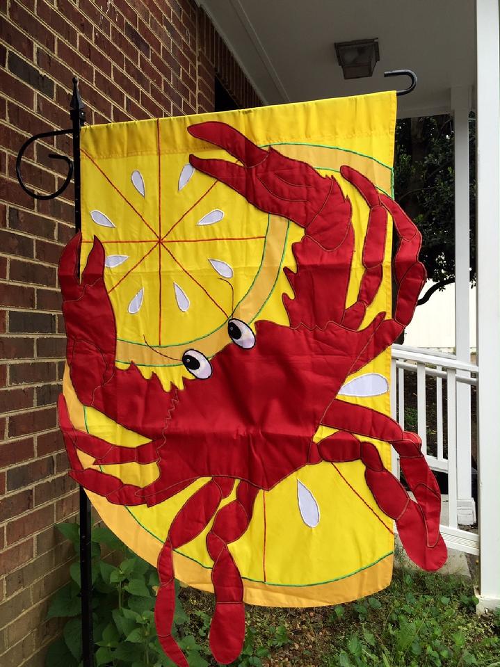 DELUXE 3D LARGE RED CRAB FLAG BY BALD EAGLE FLAG STORE DIVISION OF BALD EAGLE INDUSTRIES, PHOTOGRAPH BY BALDEAGLEINDUSTRIES.COM (540) 374-3480